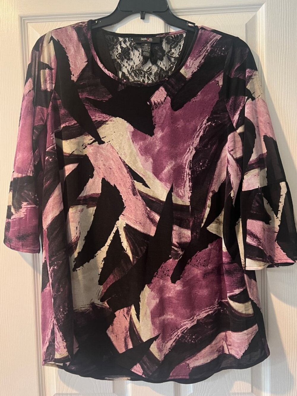 Style & Co Woman - Size 1X - Abstract Pattern with Black Lace Inset on Back